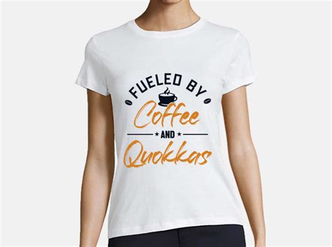 Camiseta alimentado por café y quokkas laTostadora