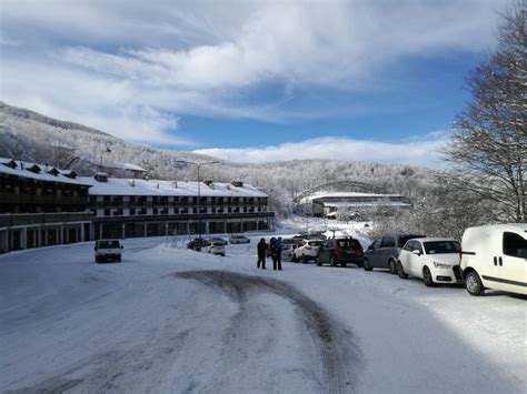 CERRETO LAGHI NEVE E BIMBI Una Valigia Per Tutta La Vita