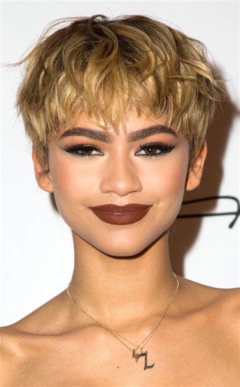 Zendaya Rocks Short Blond Hairstyle At Shoe Collection Launch Event