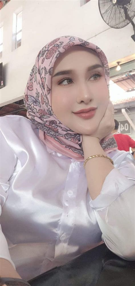 Pin By Kongazizi On Pretty Muslimah In 2024 Pretty Girl Dresses Beautiful Hijab Girl Hijab