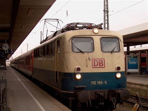 In Alter Farbgebung Wartet Am In N Rnberg Hbf