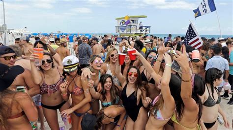 Miami Beach Declares 8 Pm Curfew During Spring Break