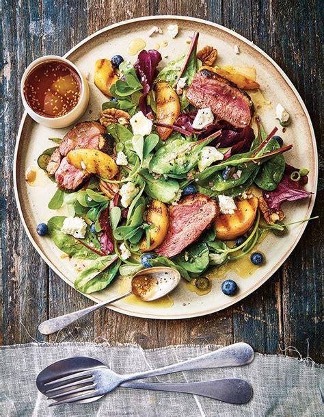 Salade de pêches et de feta pour 4 personnes Recettes Elle à Table