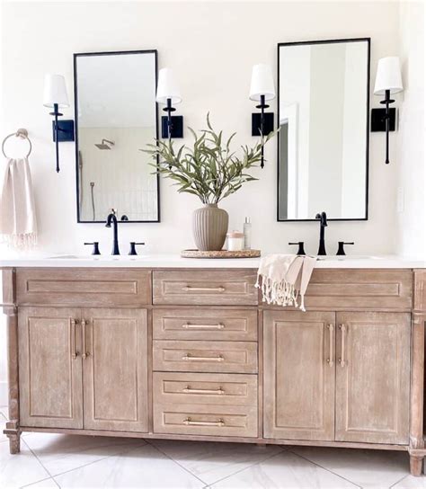 Master Bathroom Ideas For A Bathroom With A Double Vanity