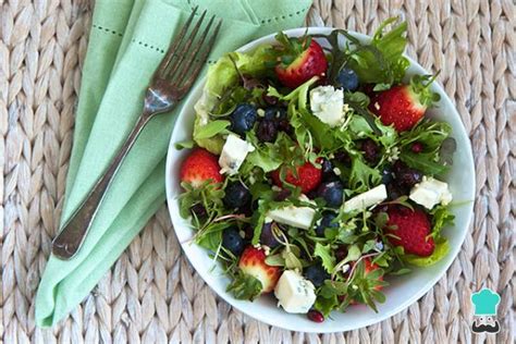 Ensalada verde con frutos rojos Fácil