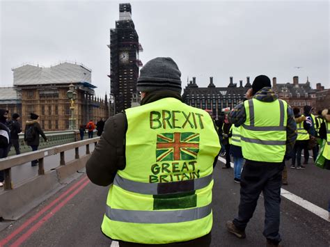 Yellow Vests Why Have The Far Right Protesters Who Abused Anna Soubry