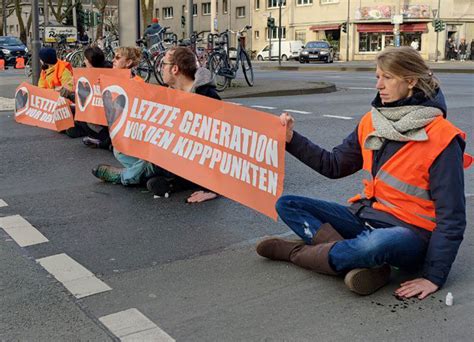 Letzte Generation startet ersten Protestmarsch in Köln Report K