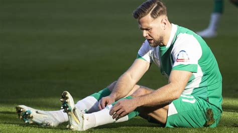 SV Werder Bremen Niclas Füllkrug fällt mit Wadenproblemen auch gegen