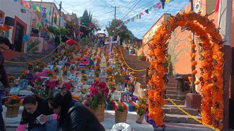 Instalan Altar De Muertos Monumental En Escalinatas De Santa Anita