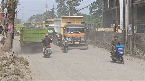 Aktivitas Truk Tambang Di Parung Panjang Meresahkan Warga Jalan Rusak