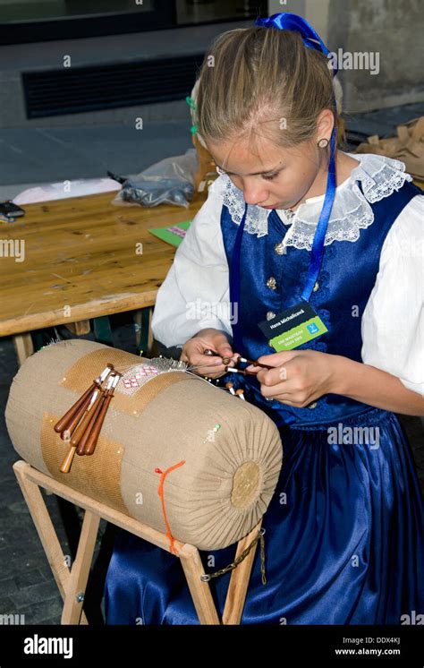 The Demonstrations Of Bobbin Lace Maker Stock Photo Alamy