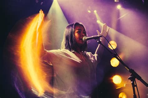 Mitski Brings Her Choreographed Live Show To La Maroquinerie Paris