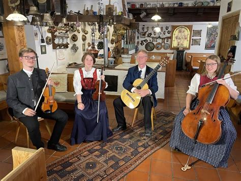 Musik In Den Bergen Sonja Weissensteiner Unterwegs Vom Forggensee