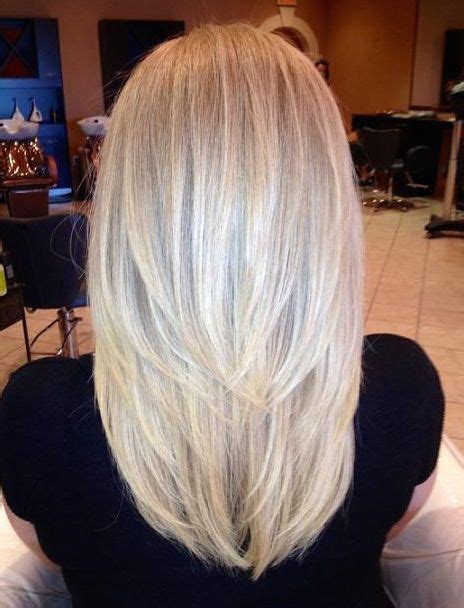 Trendy Medium Length Blonde Hairstyles For A Stylish Look
