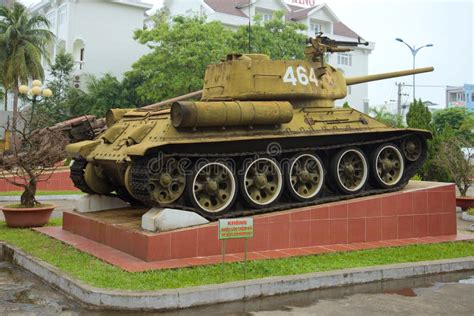 Il Carro Armato Sovietico T Nell Esposizione Del Museo Del Quinto