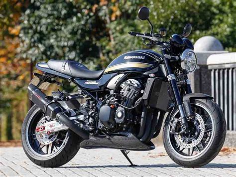 新開発オリジナル高耐熱ブラックコーティングを採用した Z900rs Cafe用「チタンブラックラインマフラー」がストライカーから登場