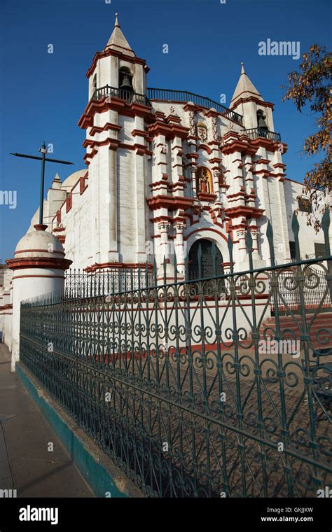 La Hist Rica Iglesia Y Monasterio De El Carmen En La Ciudad Colonial De