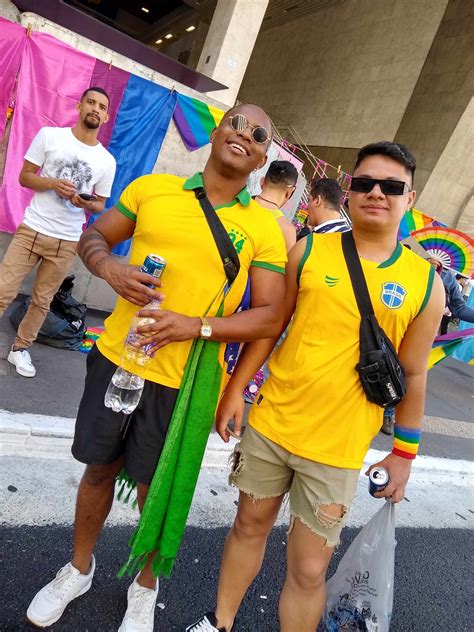 Veja fotos da ª Parada do Orgulho LGBT de São Paulo Guia Gay São Paulo