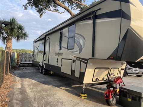 2019 FOREST RIVER SANDPIPER 372LOK - Good Sam RV Rentals