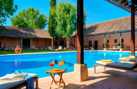 Paradores Con Piscina En Espa A Espa A En Pareja