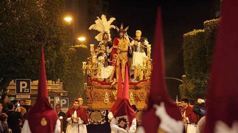 Coronación vuelve a traer al centro de la ciudad la devoción de un