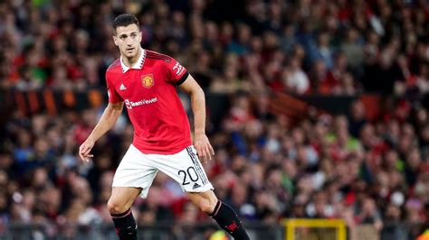 Rechtsverteidiger Suche Barça An Man Uniteds Diogo Dalot Dran Sternde