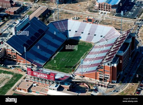 Oklahoma memorial stadium aerial hi-res stock photography and images ...