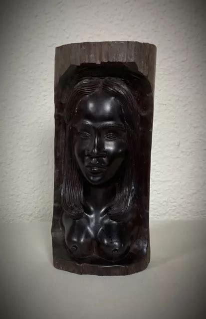 ANCIEN VINTAGE SCULPTURE Malgache d une femme nue en bois d ébène fait