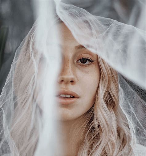 The Ritual Blonde By Nook Oro Puro Para El Cabello