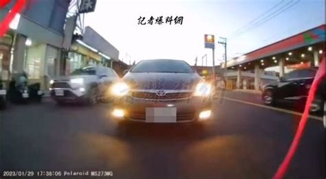 外送員遭逼車撞倒！恐怖駕駛飆三字經動粗：車是這樣騎的嗎 Ettoday社會新聞 Ettoday新聞雲