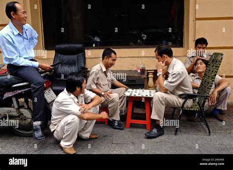 Trabajadores Vietnamitas Fotografías E Imágenes De Alta Resolución Alamy