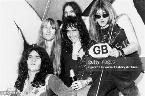 Alice Cooper 1972 Photos And Premium High Res Pictures Getty Images