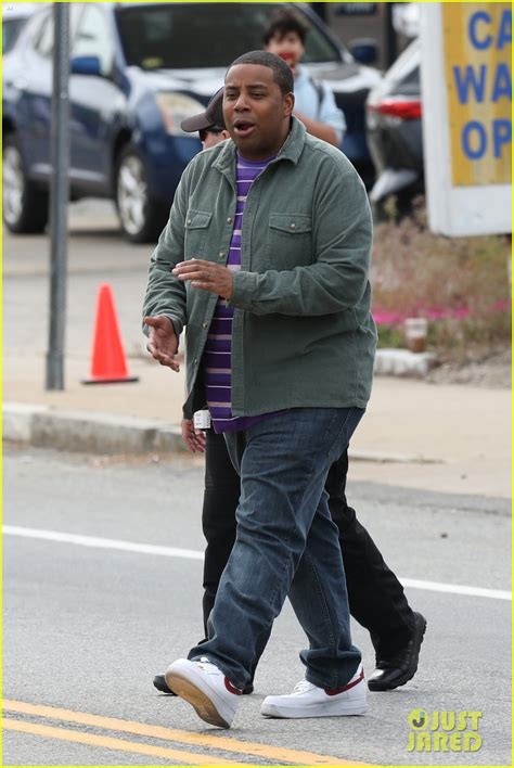 Kenan Thompson Kel Mitchell Get To Work Filming Good Burger 2 In