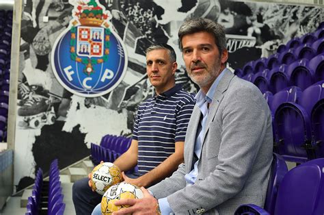 F C Porto Contrata Gl Rias Do Andebol E Lan A Equipa Vintage