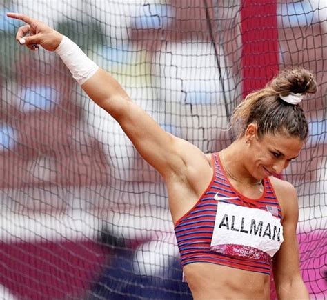 Valarie Allman Usa Track And Field Gold Medal In The Womens Discus