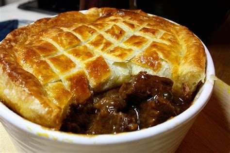 Let S Feast Beef Guinness Pie Gourmet Recipes Beef And Guinness