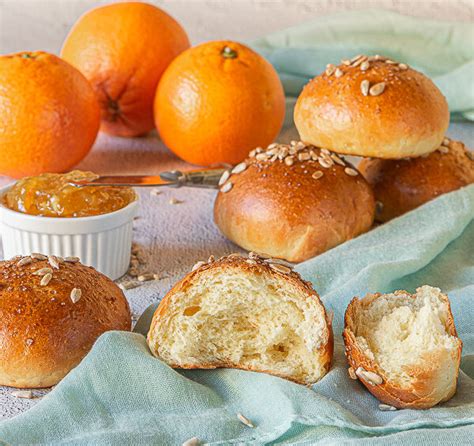 Panini Dolci All Arancia Per La Colazione E La Merenda