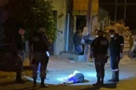 Midianews Jovem Abordado Por Trio Em Bar E Morto Cerca De Tiros