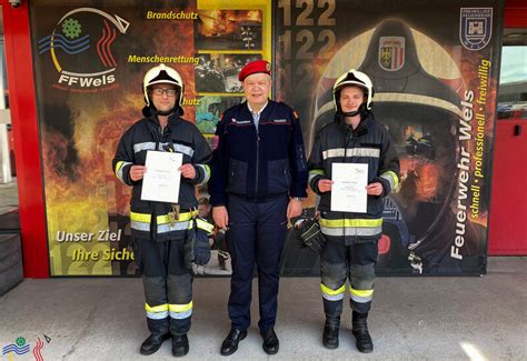 Erfolgreicher Abschluss Der Truppmann Ausbildung Feuerwehr Wels