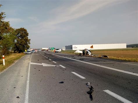 Opolskie Śmiertelny wypadek w Krapkowicach Osobówka zderzyła się z