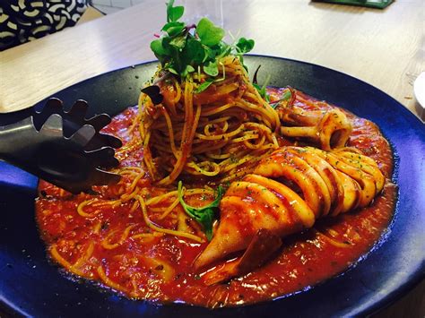 16 Best Restaurants In Victoria