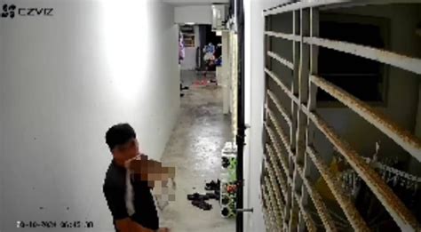 Video Polis Kesan Lelaki Cium Coli Di Luar Rumah Wanita Mykmu Net