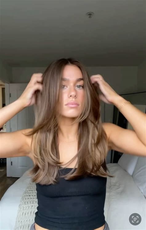 Pin By Estefania Fd On Hair Inspo In Light Brunette Hair Brown Hair Inspo Brown