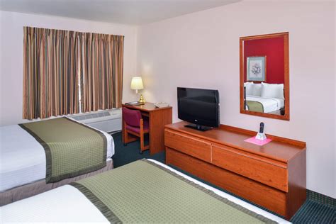 Travelodge Suites by Wyndham Newberg | Newberg, OR Hotels