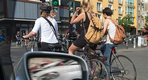 Schutz für Radler höhere Bußgelder Neue Verkehrsregeln ab Dienstag