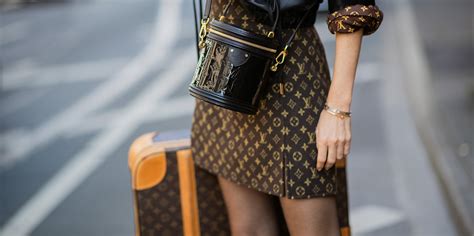 Best Travel Dresses to Wear on Trips or Vacations | PS Fashion