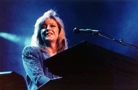 Christine McVie, Fleetwood Mac singer-songwriter, dies at 79 | PBS News