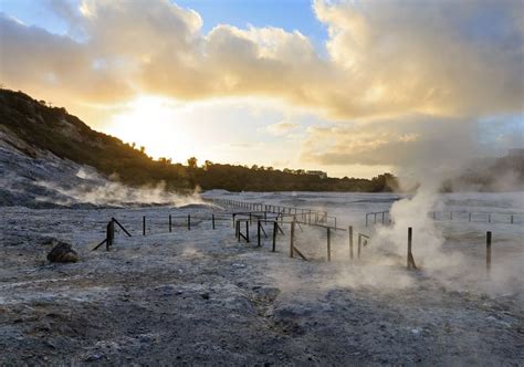 Terremoto nell area dei Campi Flegrei cos è il bradisismo