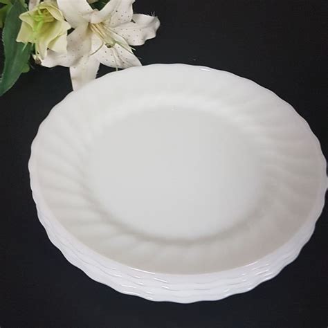 White Milk Glass Anchor Hocking Fire King 9 Inch Dinner Plates Set