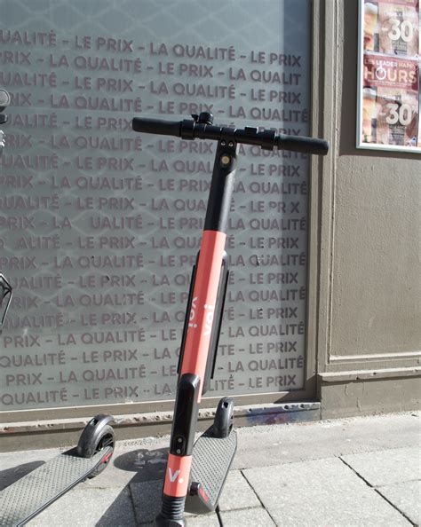 Voi Scooters in Lisbon — Tunnel Time